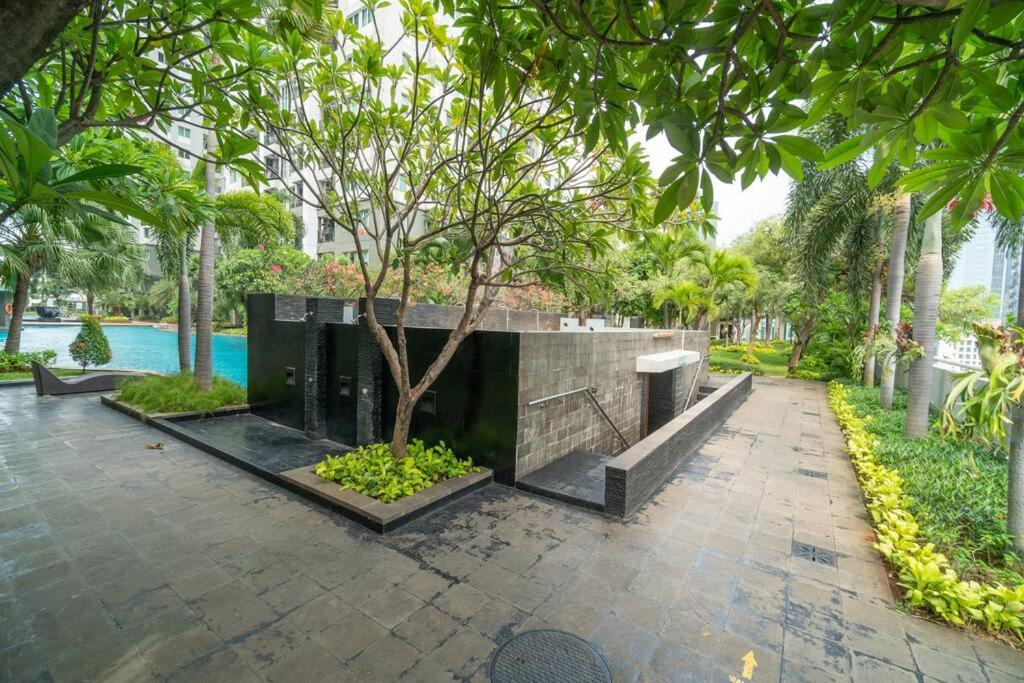 Apartment Comfy 1-bedroom View @ Jakarta, Scbd Jakarta